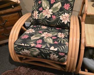 This is a complete set available now 900