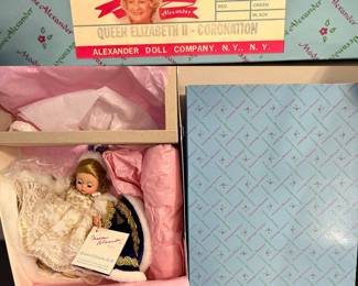 Madame Alexander 8 Queen Elizabeth Il Coronation Doll, MIB 1992 Exclusive