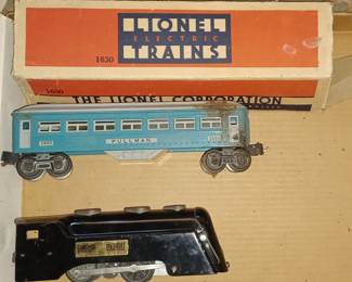 Pre war lionel train