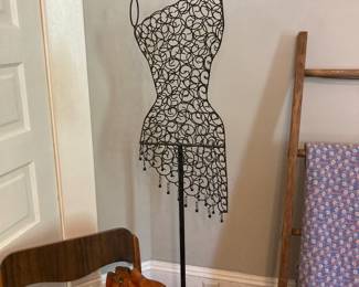 Fancy metal mannequin stsnd