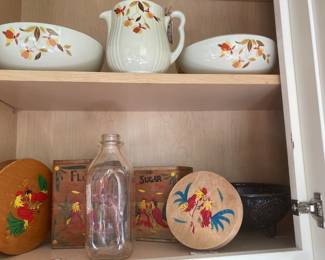 More vintage glassware snd kitchen items