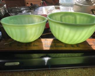 Vintage jadeite mixing bowls