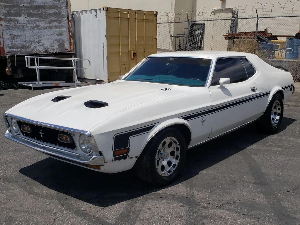 1972 Ford Mustang 351 V8 classic American muscle car