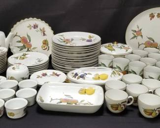 Royal Worcester evesham pattern dinnerware set