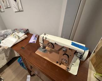 SEWING MACHINE