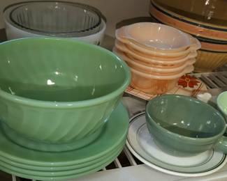Fire king jadeite bowl& plates.