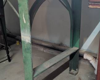 Very cool old work bench!