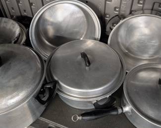 Vintage set Wear-Ever aluminum pans.