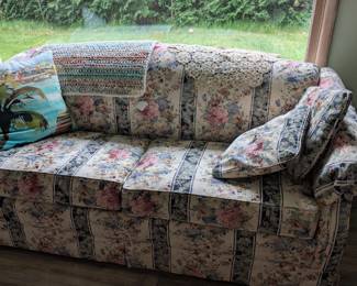 Nice! Like new hide-a-bed, perfect size.