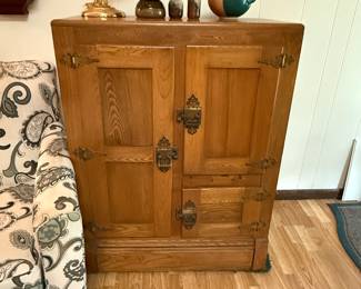 Super find here!! Primitive icebox in fantastic condition.