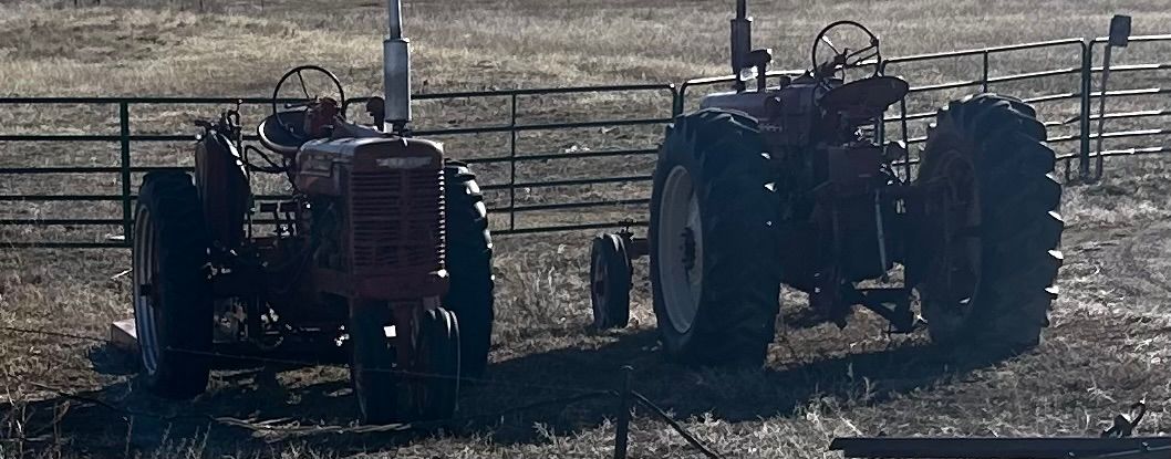 Farmall 400 Tractor with Torque Amplifier