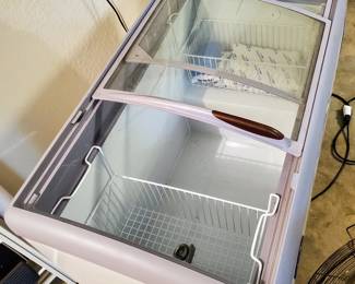 Atosa MMF9112 Angle Curved Top Chest Freezer