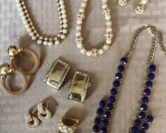 Beautiful collection of ladies gold, sterling silver and costume jewelry