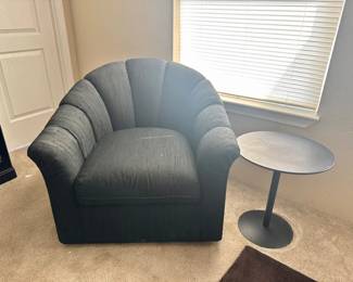 20 VintageUpholsteredSwivelBarrelChairRoundPedestalSideTable
