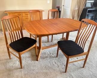 1 MidCenturyBennyLindnTeakDiningSetwPullOutExtensionLeaves