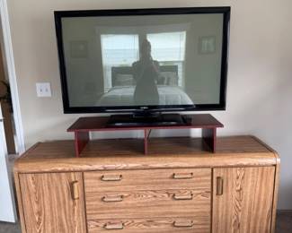 36 3PieceBedroomMediaSetDresserwRiser50InsigniaTV