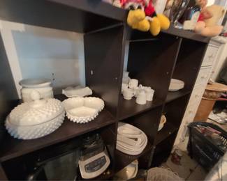 More milkglass, ninja blender , nutri bullet