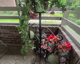 Black flower stand