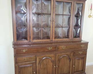 PENNSYLVANIA HOUSE Bubble Glass China Cabinet
