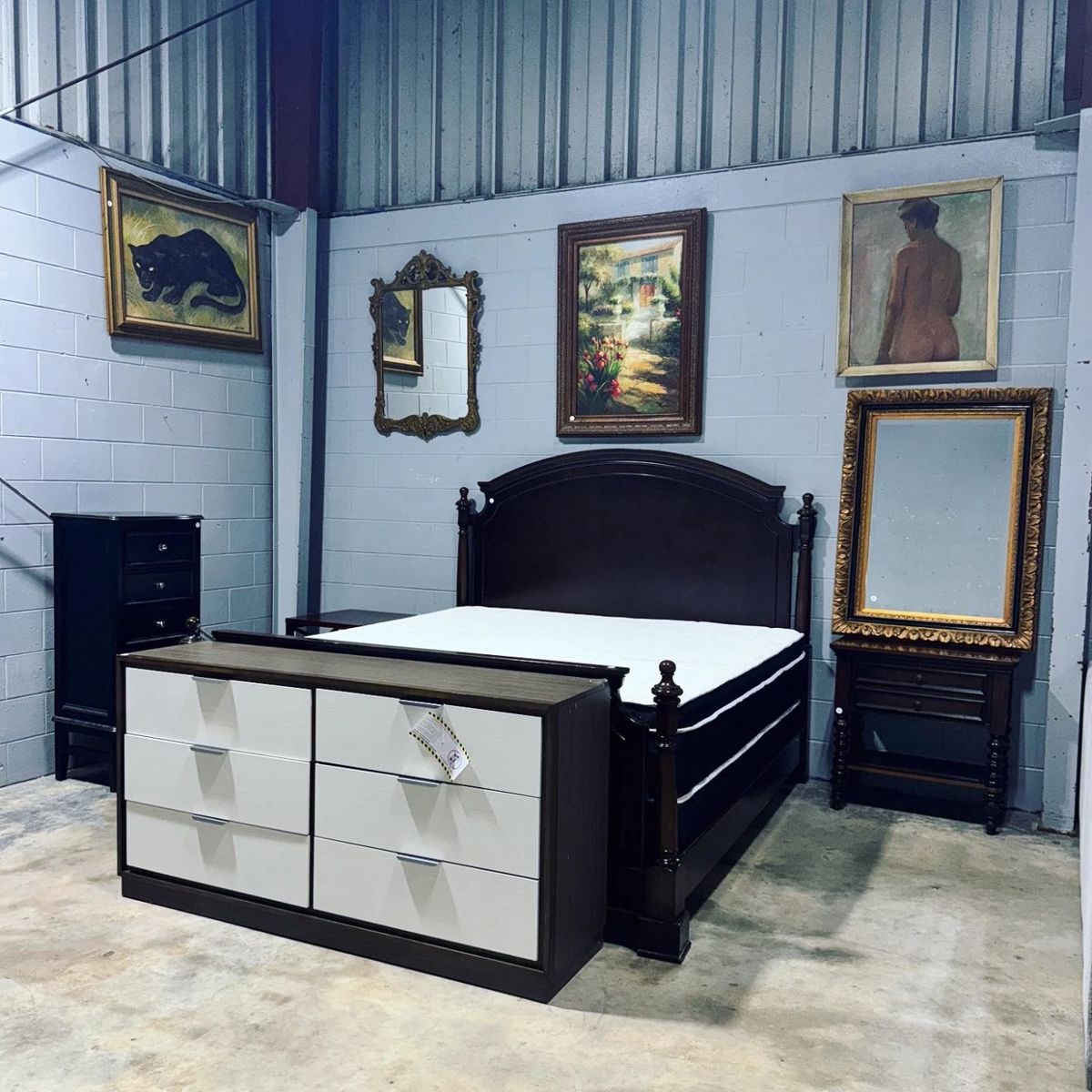 King Bed Set, Artwork and Mirrors Orlando Estate Auction