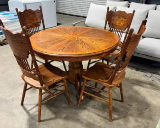Dinette Table and Chairs Orlando Estate Auction