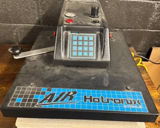 Hotronix 16" x 20" Thermal Transfer Clam Heat Press - $700.00