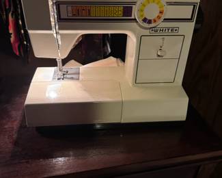 Vintage White Sewing Machine Model 1505