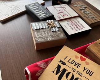 More wooden inspirational signs - Additional collection of small wooden blocks with various motivational quotes