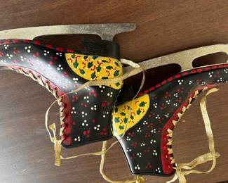 Decorative butterfly-shaped apron.
