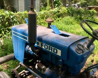 Ford F-1700 Diesel Tractor
364 hours
3 implements