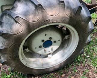 Ford F-1700 Diesel Tractor
364 hours
3 implements