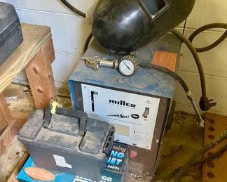 Miller Thunderbolt AC welder 225V
Welding Masks
Welding attachments and hoses