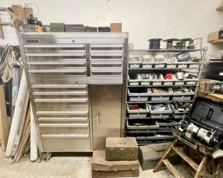 STEEL GLIDE TOOL CABINET
Model Number: CPTC4115A0MTS
Professional 41" 15 Drawers & Storage Locker
+ OPERATORS MANUAL