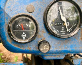 Ford F-1700 Diesel Tractor
364 hours
3 implements