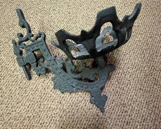 Antique Cast Iron Swing Arm Oil Lamp Wall Mount