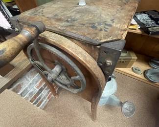 Barrel-style Butter Churn