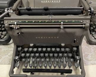 Mid Century Underwood Rythm Touch Deluxe Typewriter