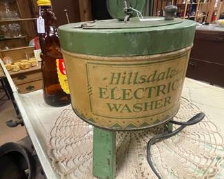 Vintage Hillsdale Tin Lithograph Toy Washing Machine