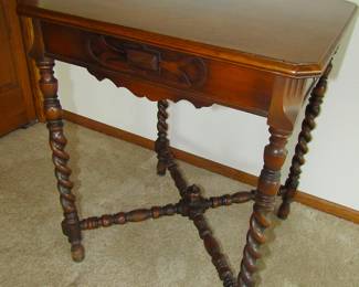 Handsome vintage barley twist table
