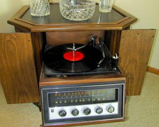 Magnavox stereo, works great!