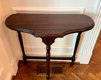 $80 - Vintage cocktail table (25x11x36)