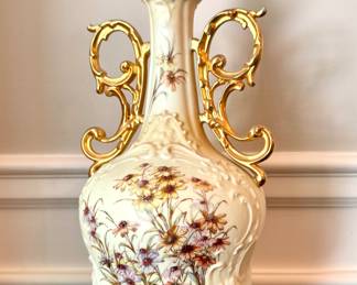 $150 - RW porcelain vase