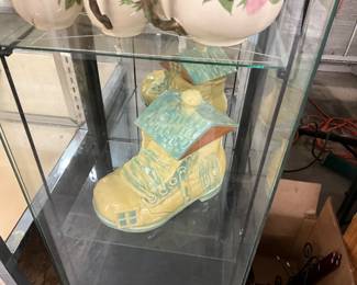 McCoy Old Woman That Lived in a Show Cookie Jar