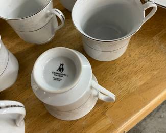 Crown Ming Fine China Dinnerware