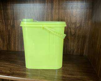 Yellow Tupperware Beverage Buddy Container