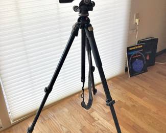 Manfrotto Camera Tripod with Manfrotto 804RC2 Head