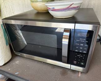 Vissani Countertop Microwave