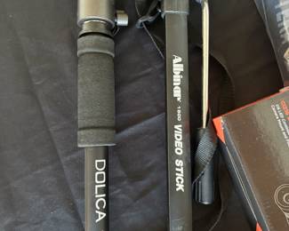 Albinar 1500 Video Stick Camera Extension, Dolica 67" Lightweight Monopod – WT-1003