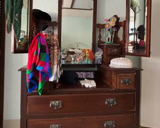 Victorian Style Vanity Dresser