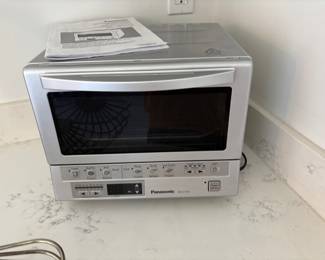 Panasonic FlashXpress Compact Toaster Oven – NB-G110P 